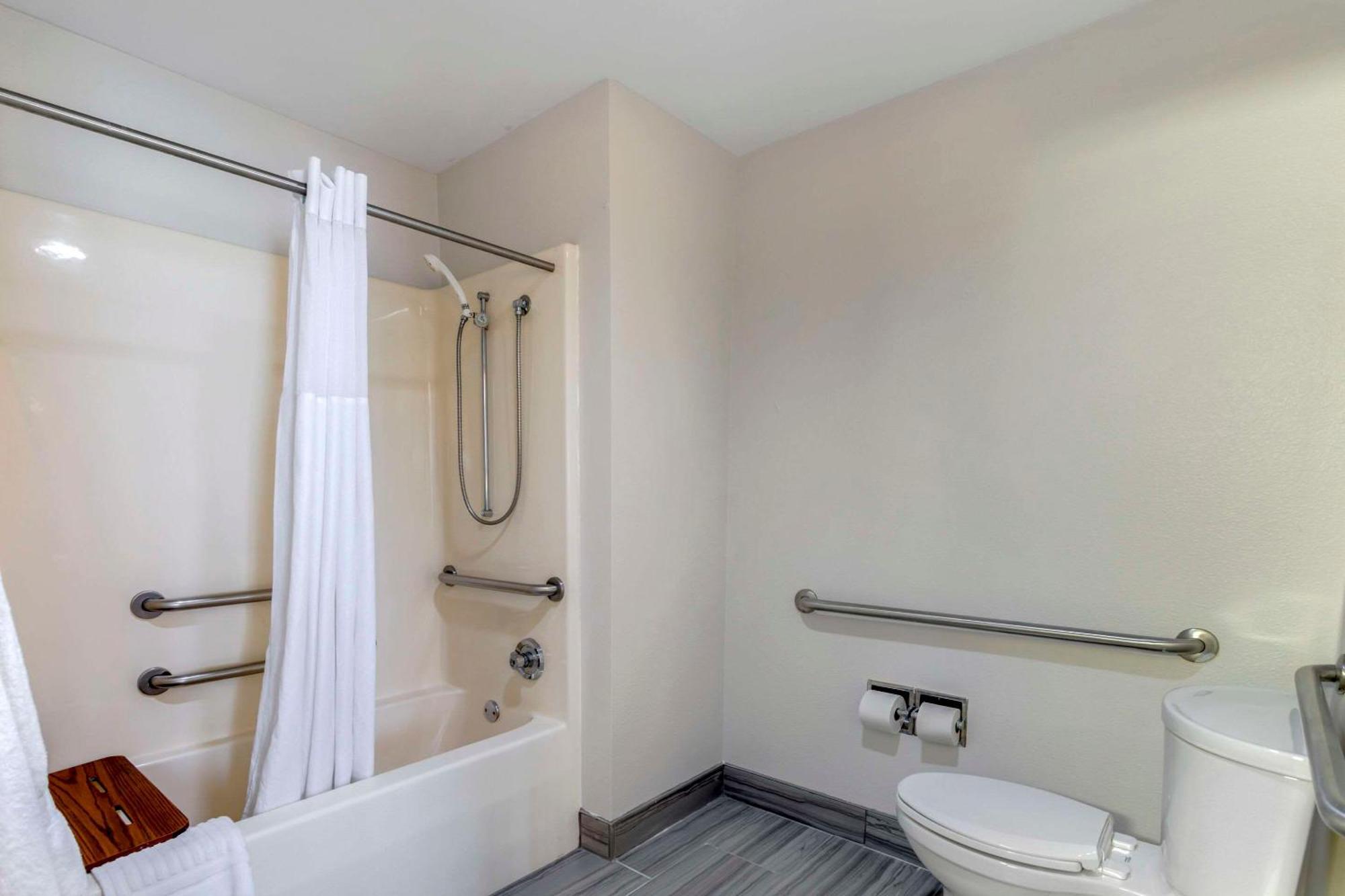 ברנטווד Comfort Inn & Suites מראה חיצוני תמונה