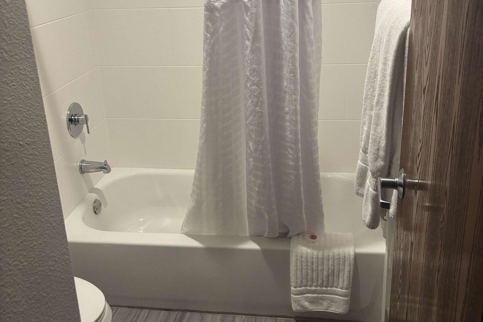 ברנטווד Comfort Inn & Suites מראה חיצוני תמונה