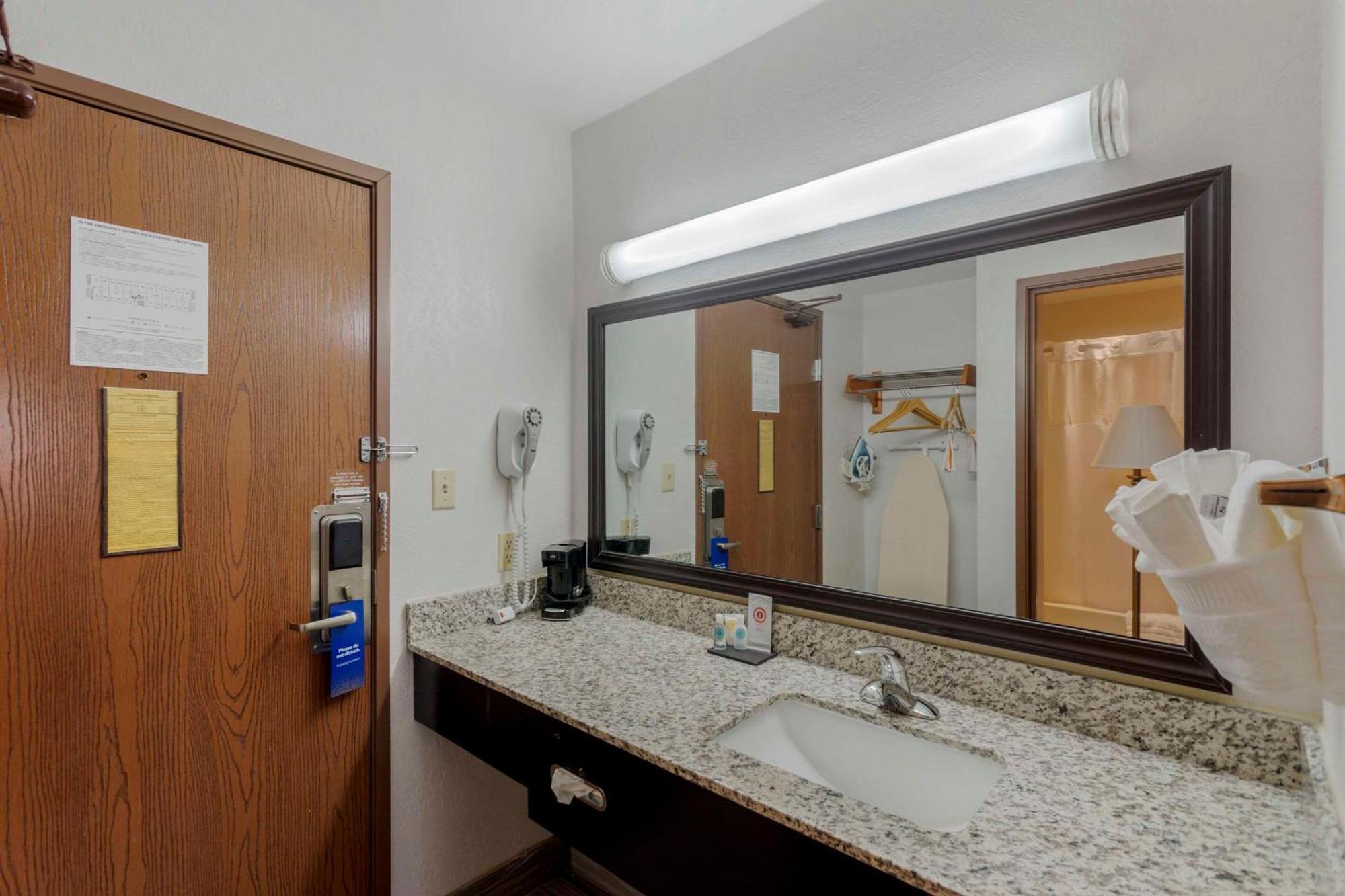 ברנטווד Comfort Inn & Suites מראה חיצוני תמונה