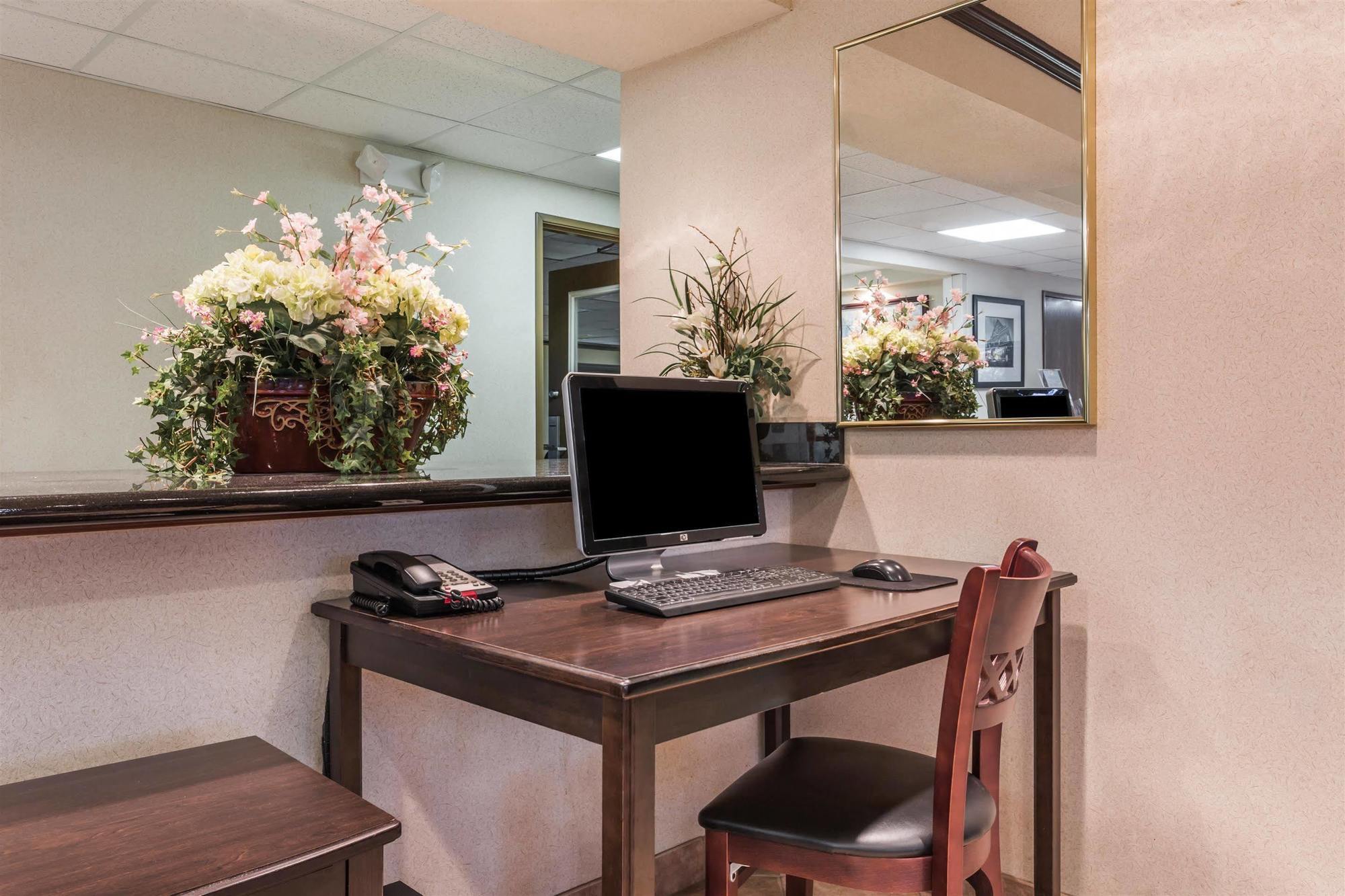 ברנטווד Comfort Inn & Suites מראה חיצוני תמונה